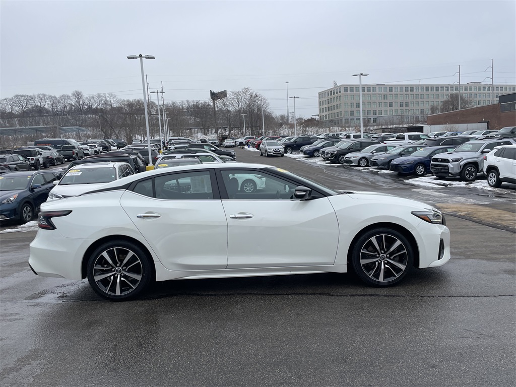 2023 Nissan Maxima SV