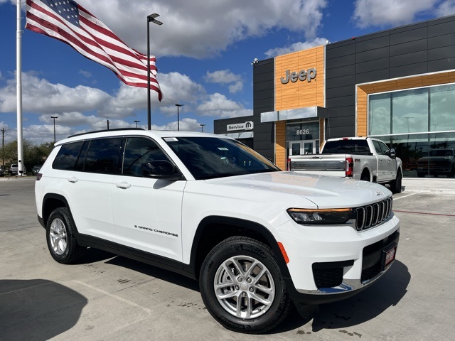 2025 Jeep Grand Cherokee L Laredo's photo