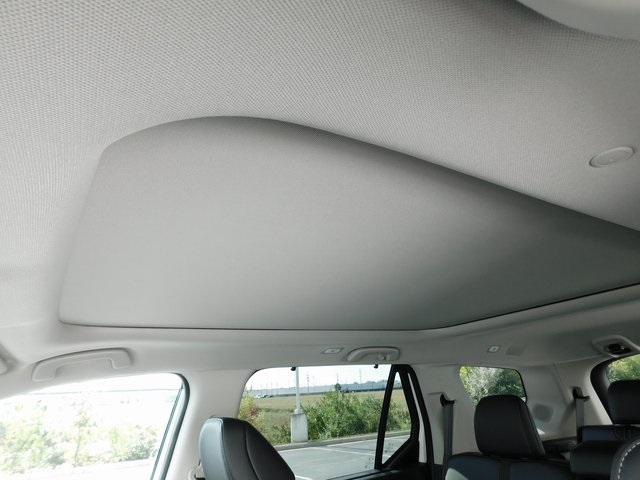 New 2025 Honda Pilot Touring 4D Sport Utility