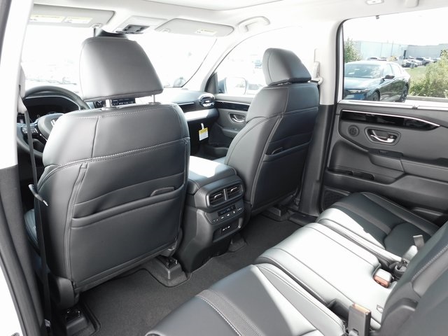 New 2025 Honda Pilot Touring 4D Sport Utility