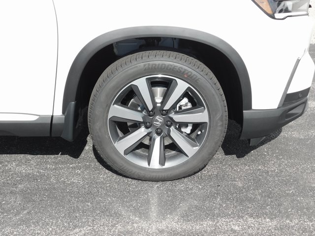 New 2025 Honda Pilot Touring 4D Sport Utility