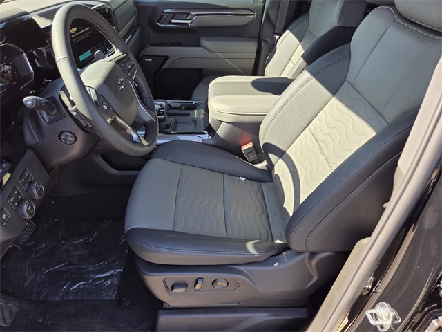 2026 Chevrolet Silverado 1500 ZR2 photo 2