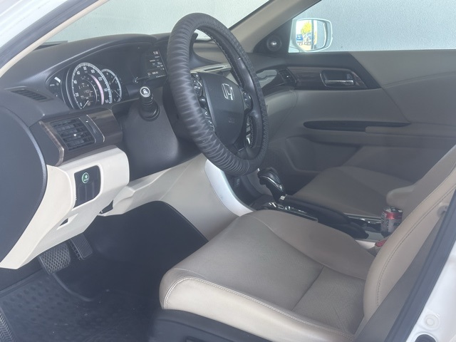 2016 Honda Accord EX-L photo 12