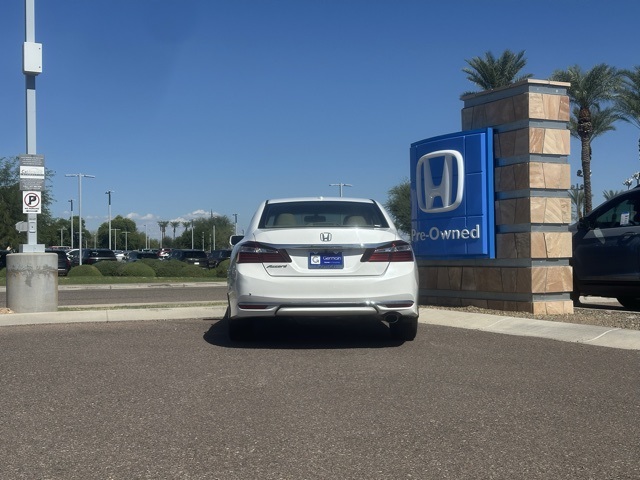 2016 Honda Accord EX-L photo 4