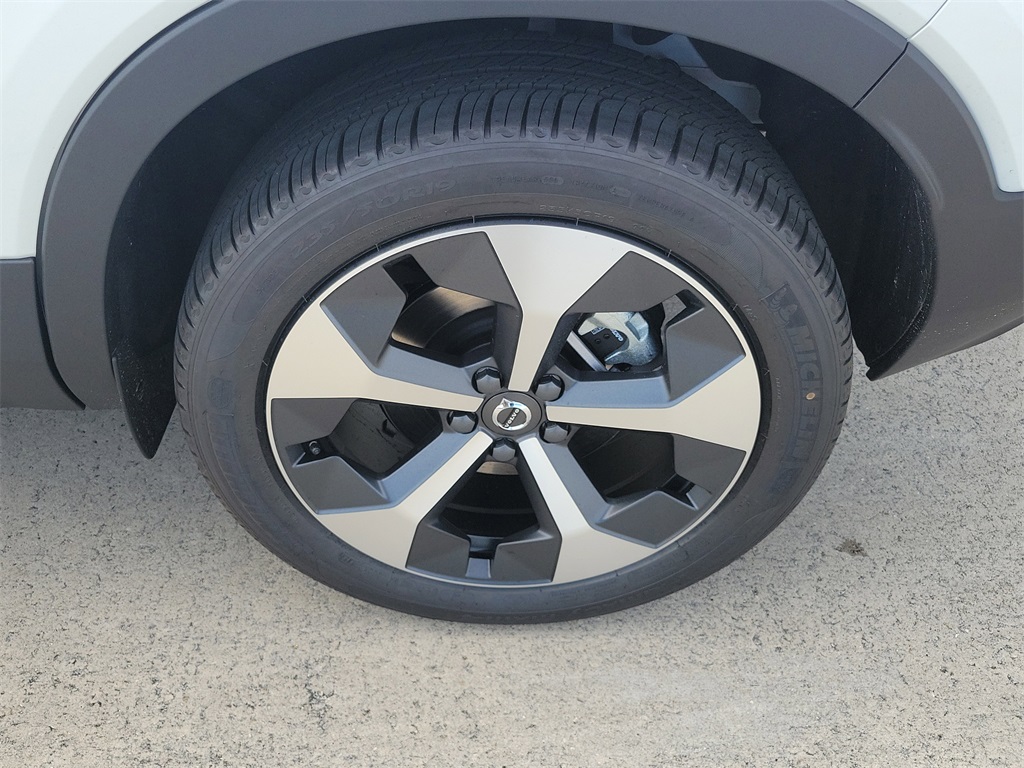 new 2026 Volvo XC40 car, priced at $47,035