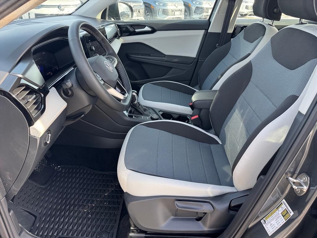 2025 Volkswagen Taos S photo 4