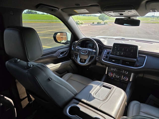 2022 GMC Yukon XL SLT