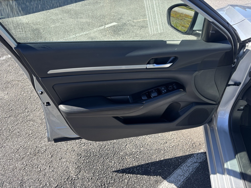 2023 Nissan Altima 2.5 SV:16981P