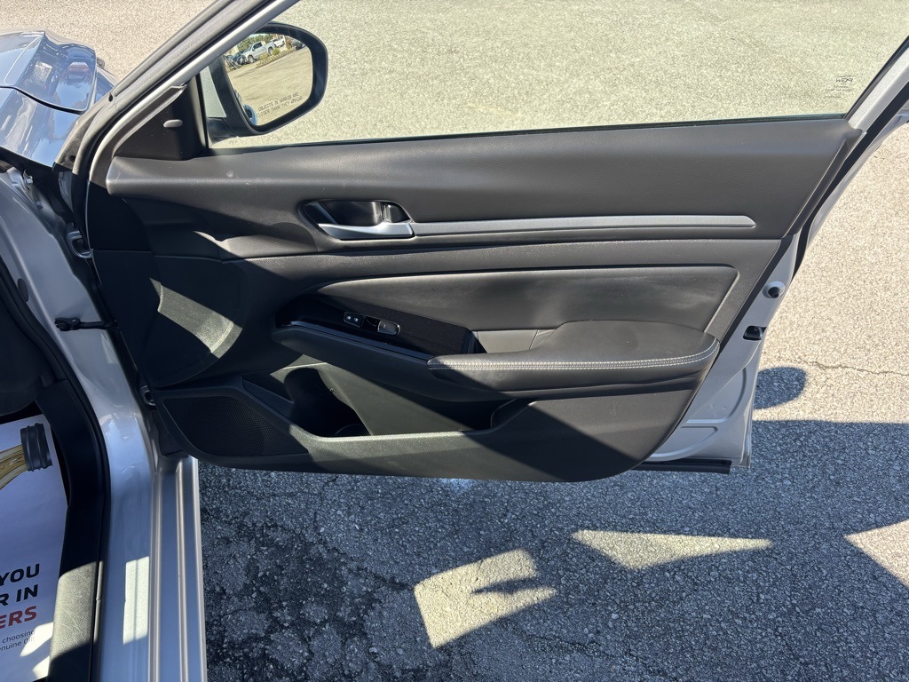 2023 Nissan Altima 2.5 SV:16981P