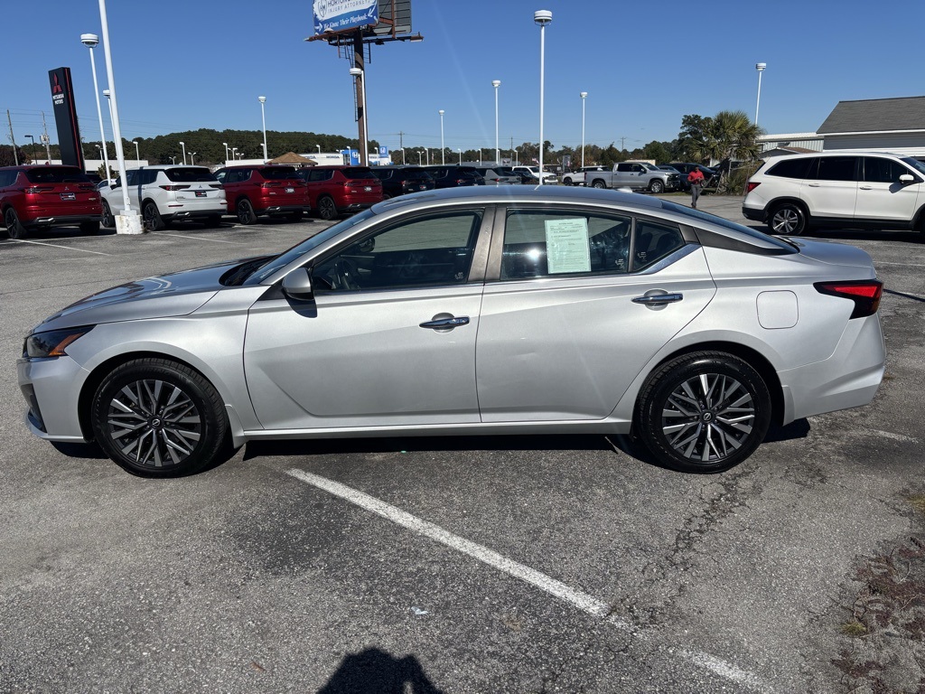 2023 Nissan Altima 2.5 SV:16981P