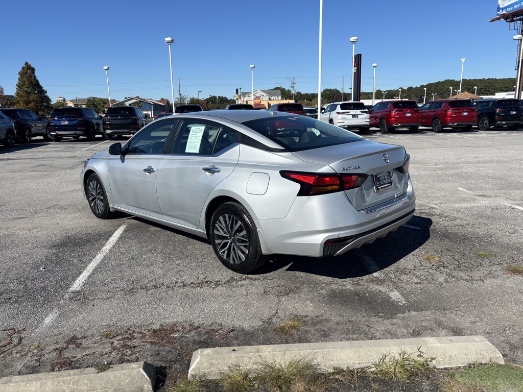 2023 Nissan Altima 2.5 SV:16981P