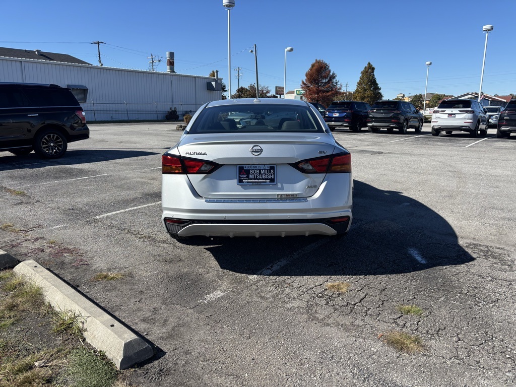 2023 Nissan Altima 2.5 SV:16981P