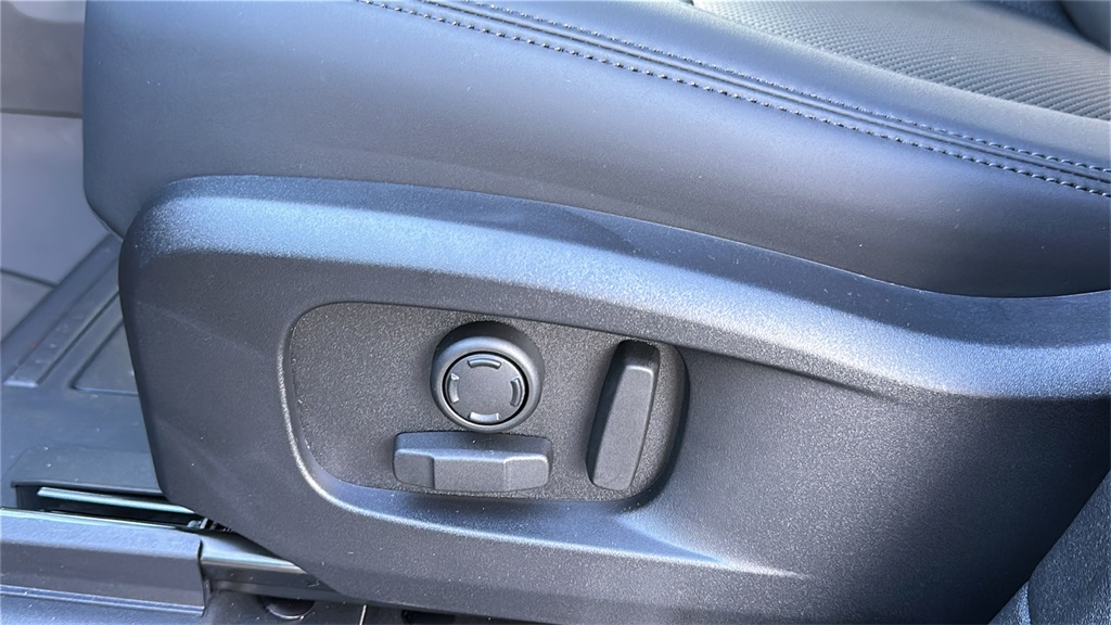 new 2025 Land Rover Defender 110 car, priced at $66,153