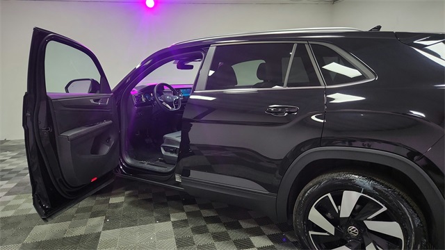 2024 Volkswagen Atlas Cross Sport 2.0T SE w/Technology FWD 2024 Volkswagen Atlas Cross Sport 2.0T SE w/Technology FWD