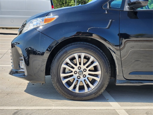 2019 Black Toyota Sienna XLE FWD Van