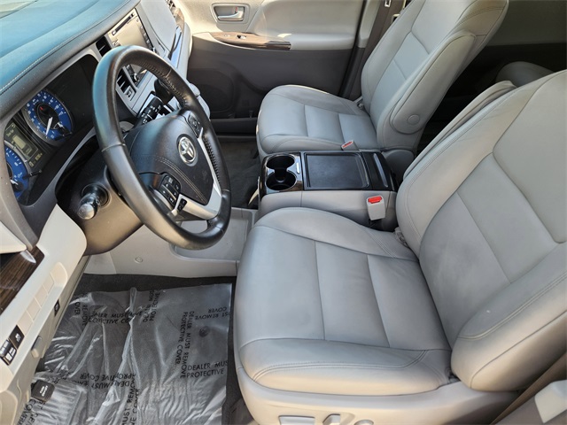 2019 Black Toyota Sienna XLE FWD Van