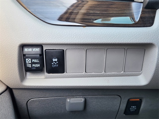 2019 Black Toyota Sienna XLE FWD Van