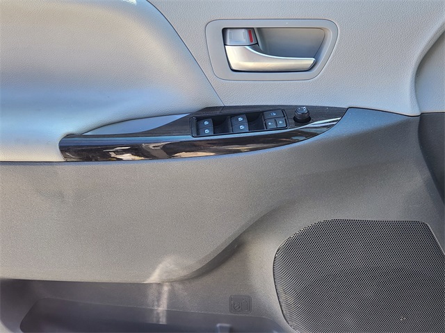 2019 Black Toyota Sienna XLE FWD Van