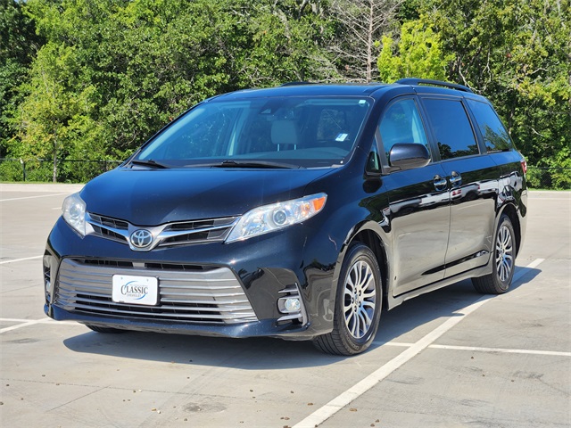 2019 Black Toyota Sienna XLE FWD Van