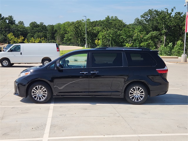 2019 Black Toyota Sienna XLE FWD Van
