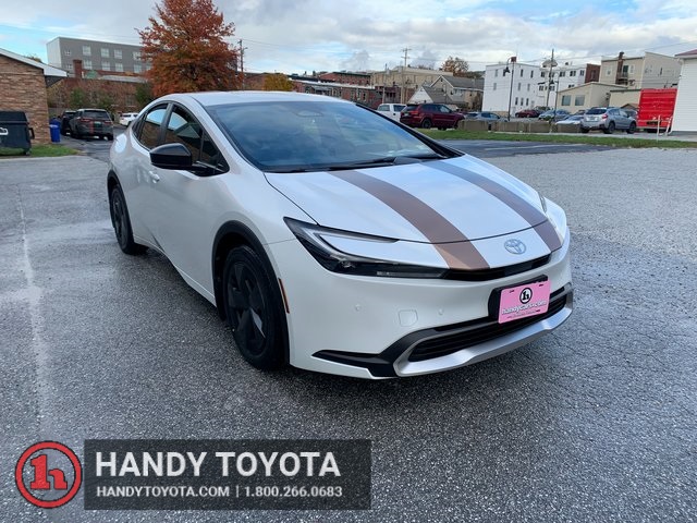 2024 Toyota Prius Prime SE's photo