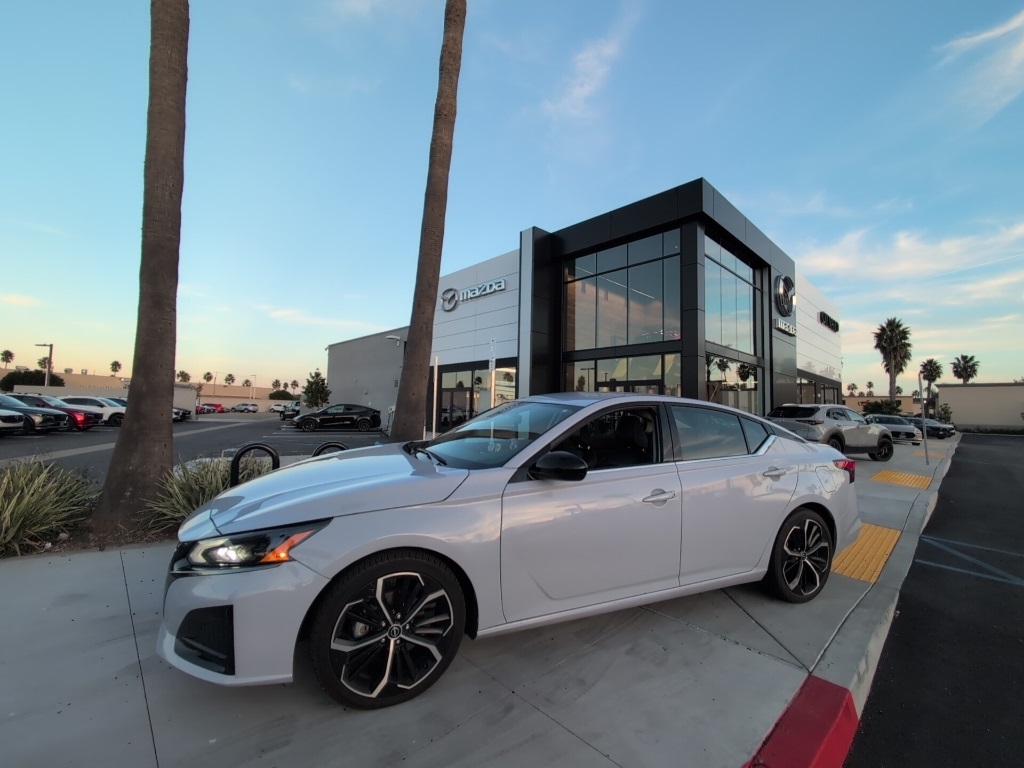 2023 Nissan Altima SR