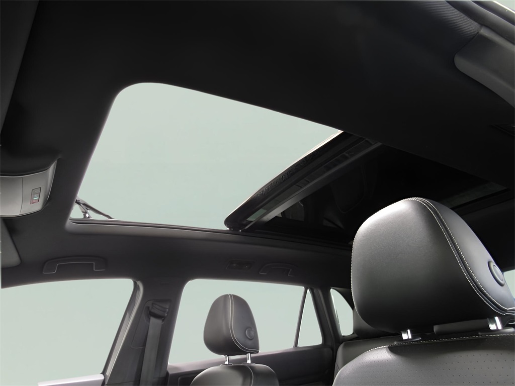 2021 Volkswagen Atlas Cross Sport SEL photo 3