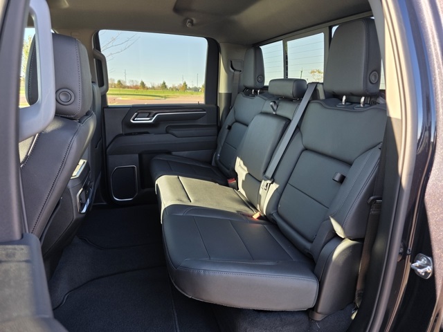 2026 GMC Sierra 3500HD Crew Cab, Long Bed, SLT Dual Rear Wheel, 4WD