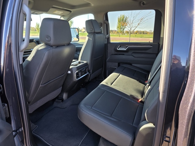 2026 GMC Sierra 3500HD Crew Cab, Long Bed, SLT Dual Rear Wheel, 4WD