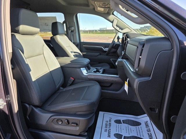 2026 GMC Sierra 3500HD Crew Cab, Long Bed, SLT Dual Rear Wheel, 4WD