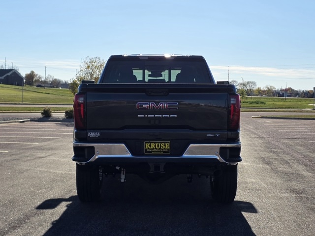 2026 GMC Sierra 3500HD Crew Cab, Long Bed, SLT Dual Rear Wheel, 4WD
