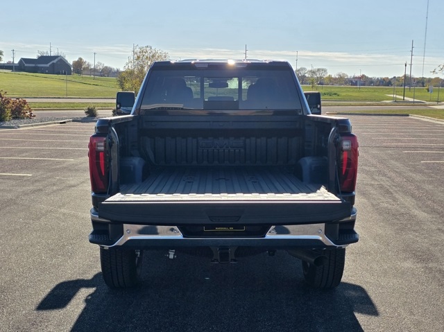 2026 GMC Sierra 3500HD Crew Cab, Long Bed, SLT Dual Rear Wheel, 4WD