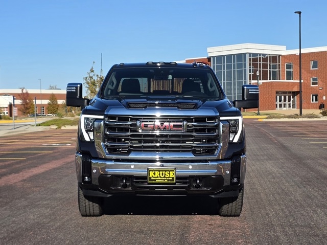 2026 GMC Sierra 3500HD Crew Cab, Long Bed, SLT Dual Rear Wheel, 4WD