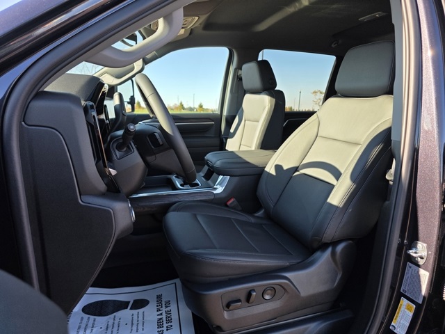 2026 GMC Sierra 3500HD Crew Cab, Long Bed, SLT Dual Rear Wheel, 4WD