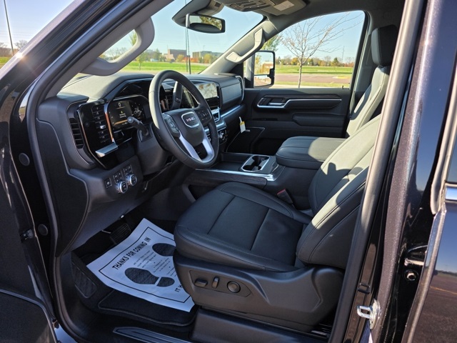 2026 GMC Sierra 3500HD Crew Cab, Long Bed, SLT Dual Rear Wheel, 4WD