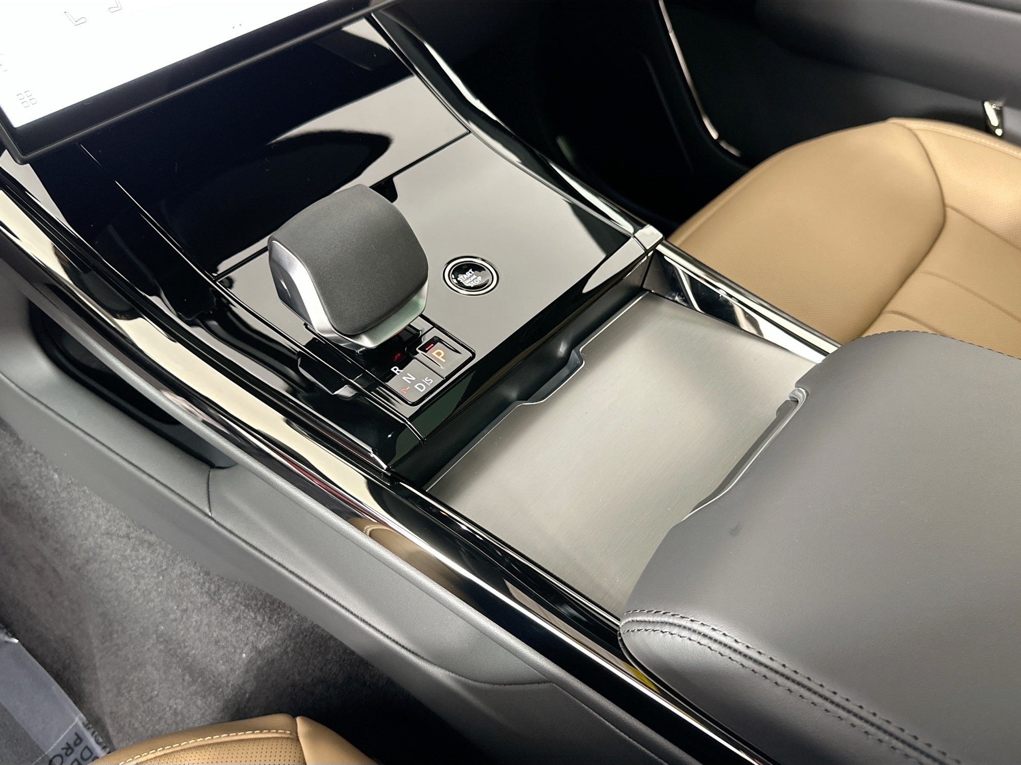 new 2025 Land Rover Range Rover Sport car, priced at $114,240