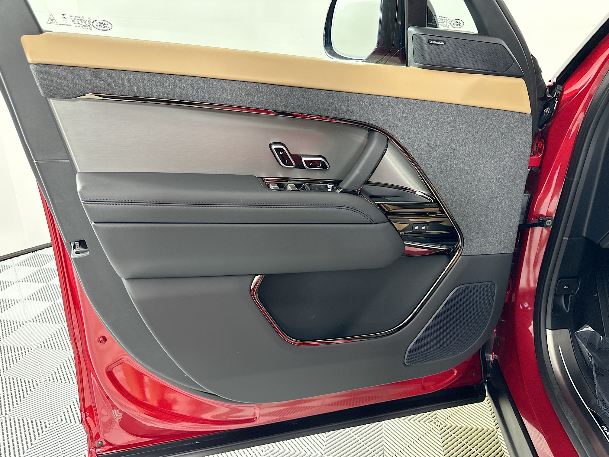 new 2025 Land Rover Range Rover Sport car, priced at $114,240