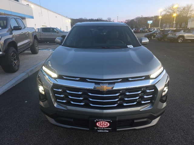 2026 Chevrolet Equinox LT photo 2