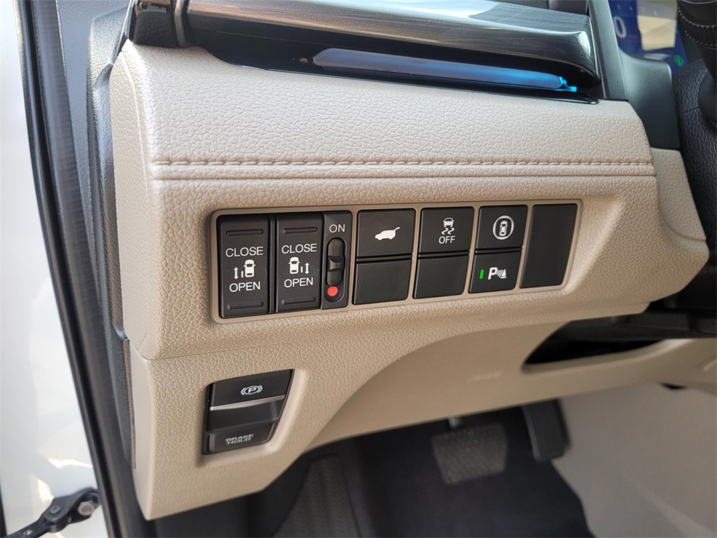 used 2022 Honda Odyssey car, priced at $35,800