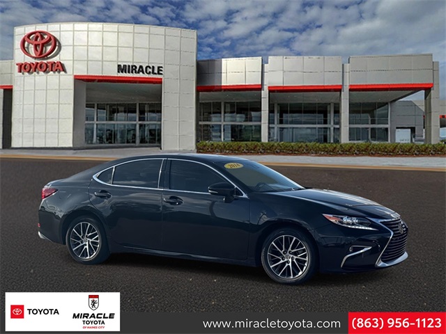 2018 Lexus ES 350's photo