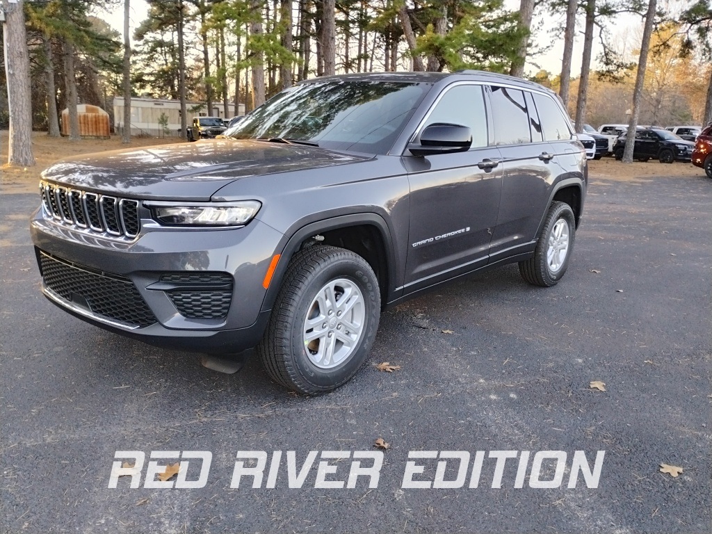 2025 Jeep Grand Cherokee Laredo's photo