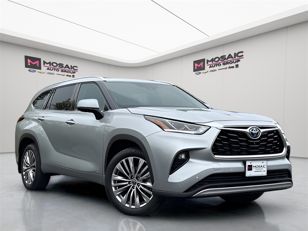 Used 2023 Toyota Highlander Hybrid Platinum SUVs