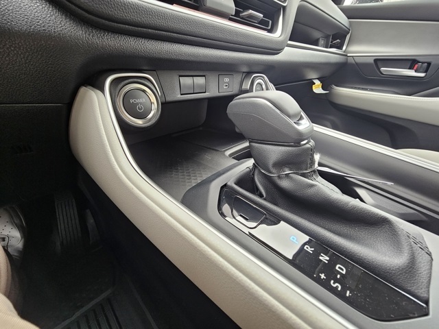 2025 Toyota Highlander Hybrid LE photo 12