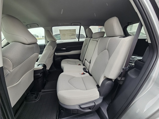 2025 Toyota Highlander Hybrid LE photo 19