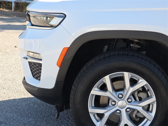 2023 Jeep Grand Cherokee Limited photo 4