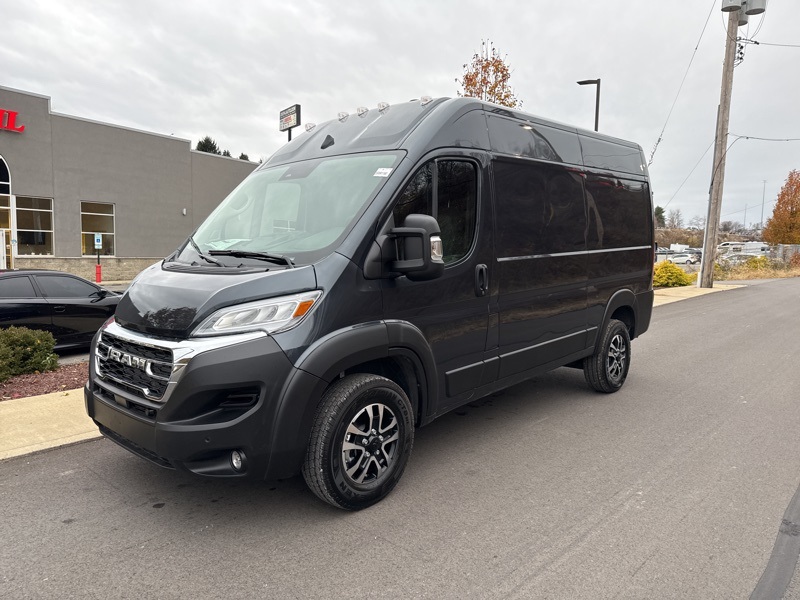 2026 Ram ProMaster 1500 SLT Base Cargo Van photo 3