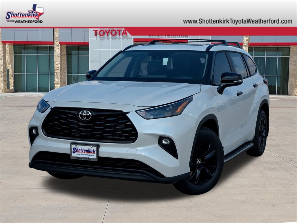 2025 Toyota Highlander XLE Nightshade's photo