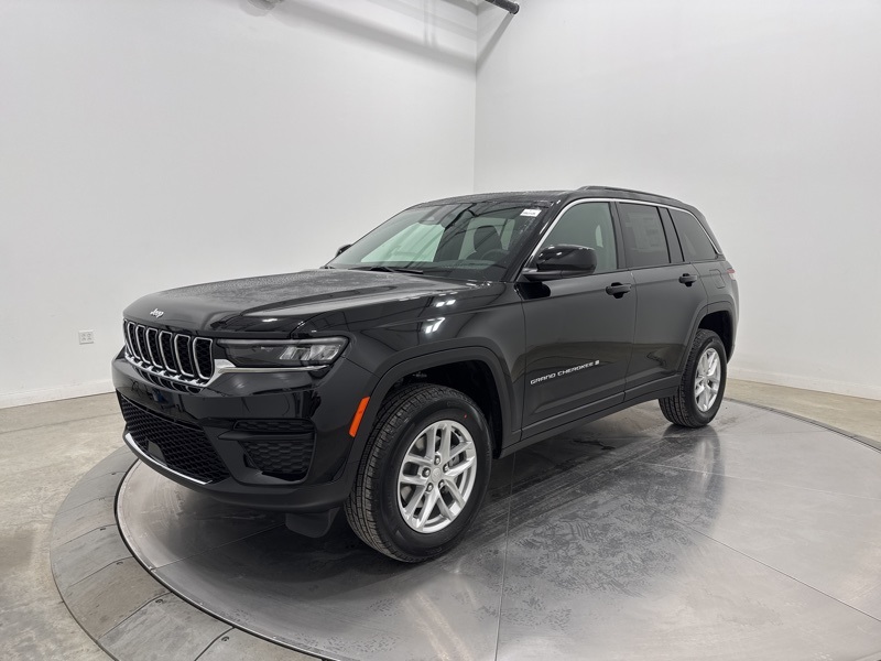 2025 Jeep Grand Cherokee Laredo X photo 3