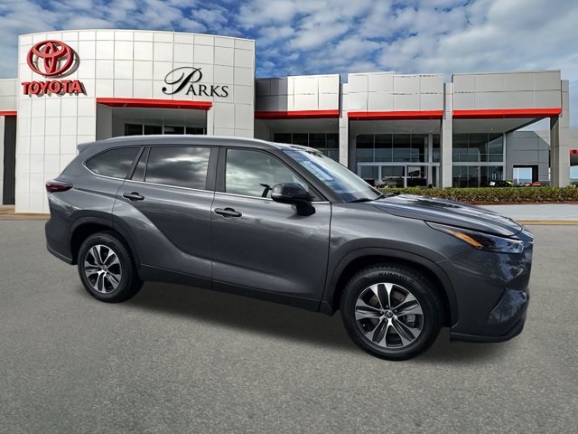 Used 2024 Toyota Highlander SUV