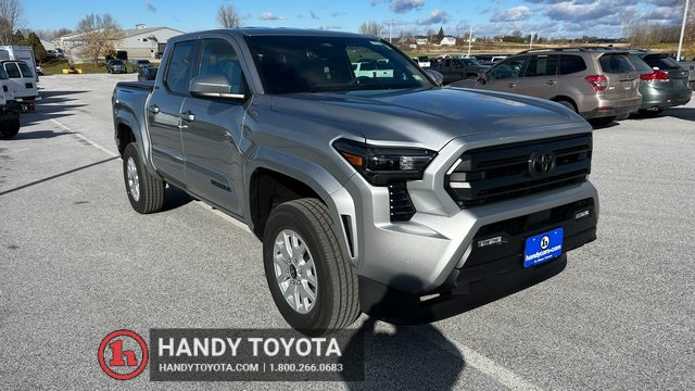 2025 Toyota Tacoma SR5's photo